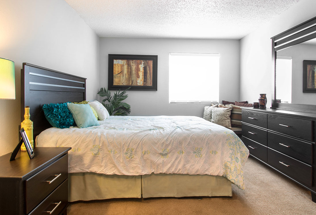 1 & 2 Bedroom Apartments for Rent at Villas of Oak Creste in Northwest San Antonio, TX.