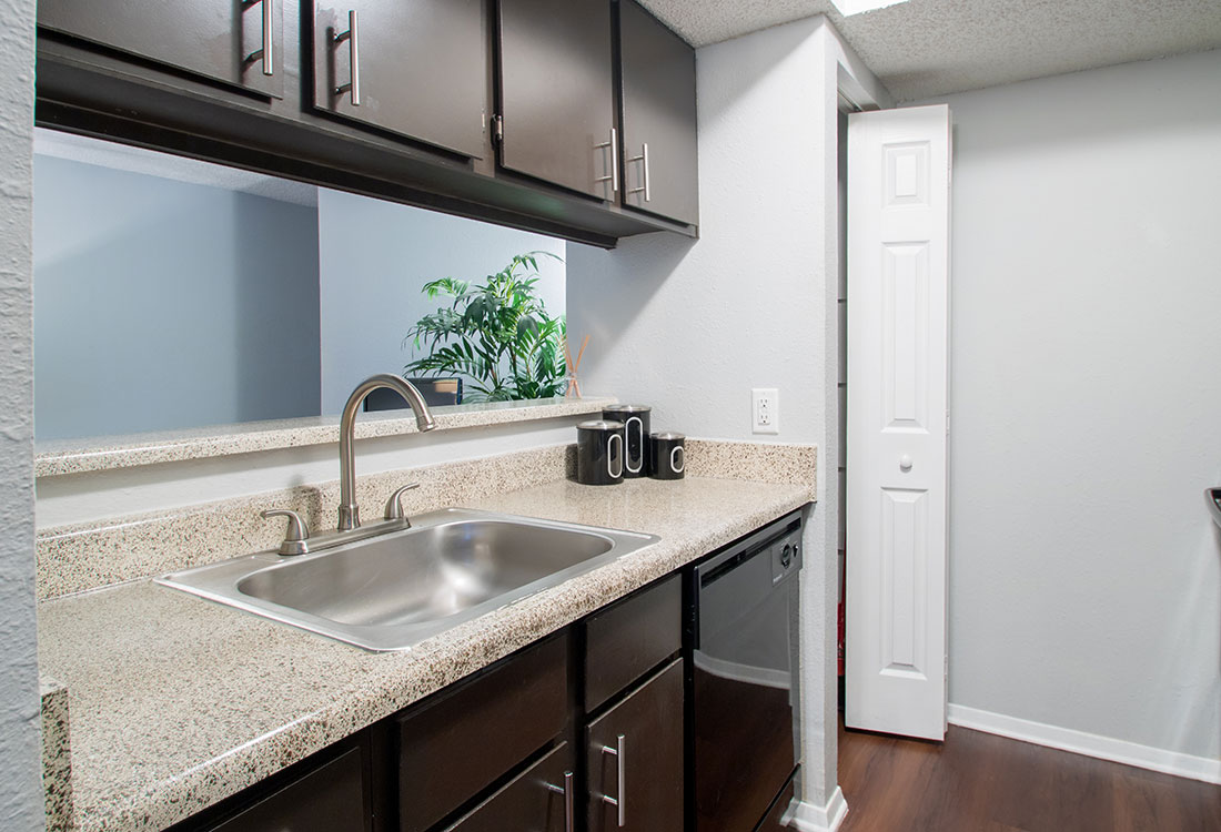 Apartments for Rent with Stainless Appliances at Villas of Oak Creste in Northwest San Antonio, TX.