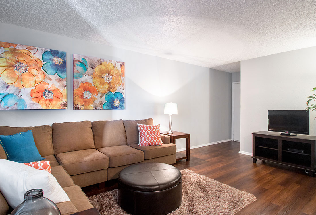 1 & 2 Bedroom Apartments with Spacious Living Rooms at Villas of Oak Creste in San Antonio, TX.
