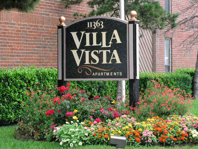 Property Sign at Villa Vista Apartments in Dallas, TX