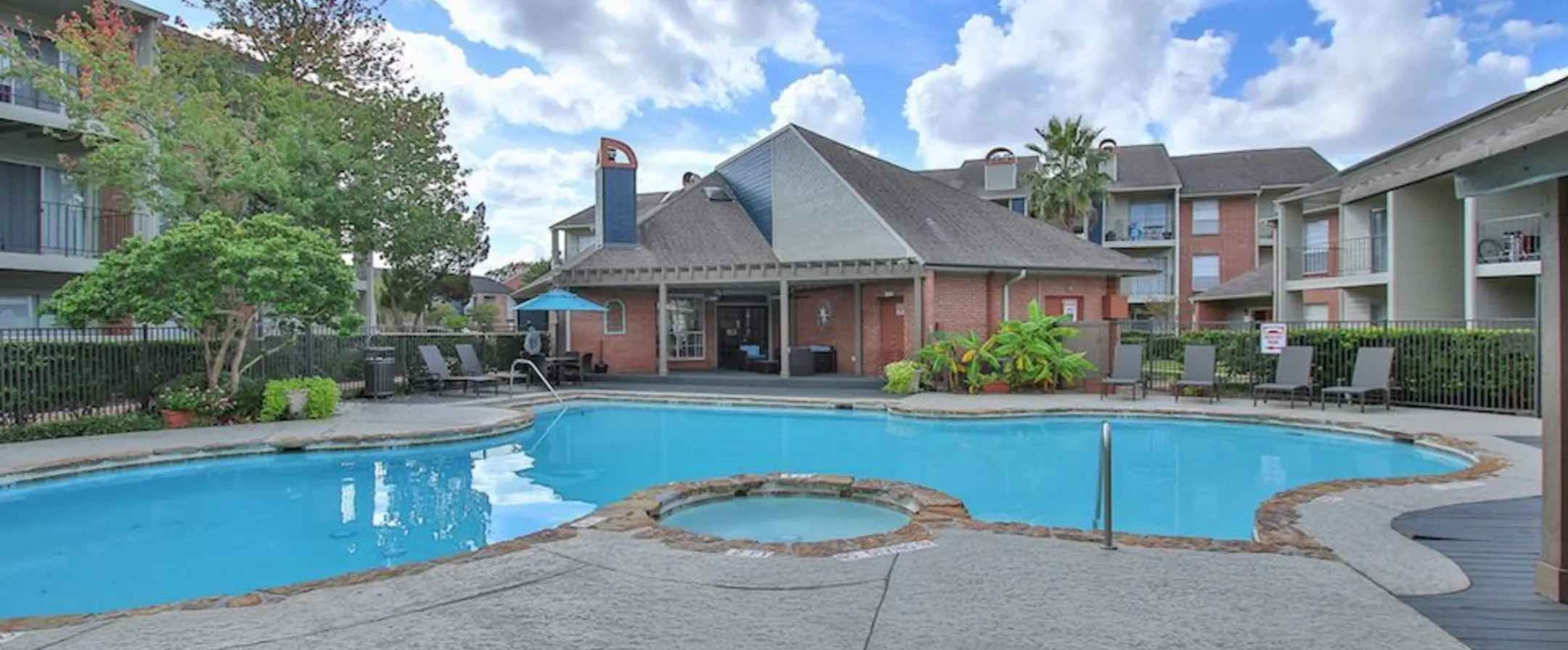 Resort-style Swimming Pool in Houston