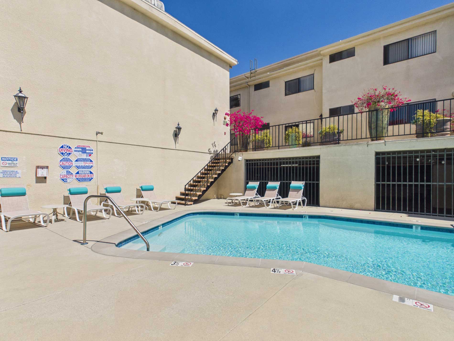 White Oak Apartments