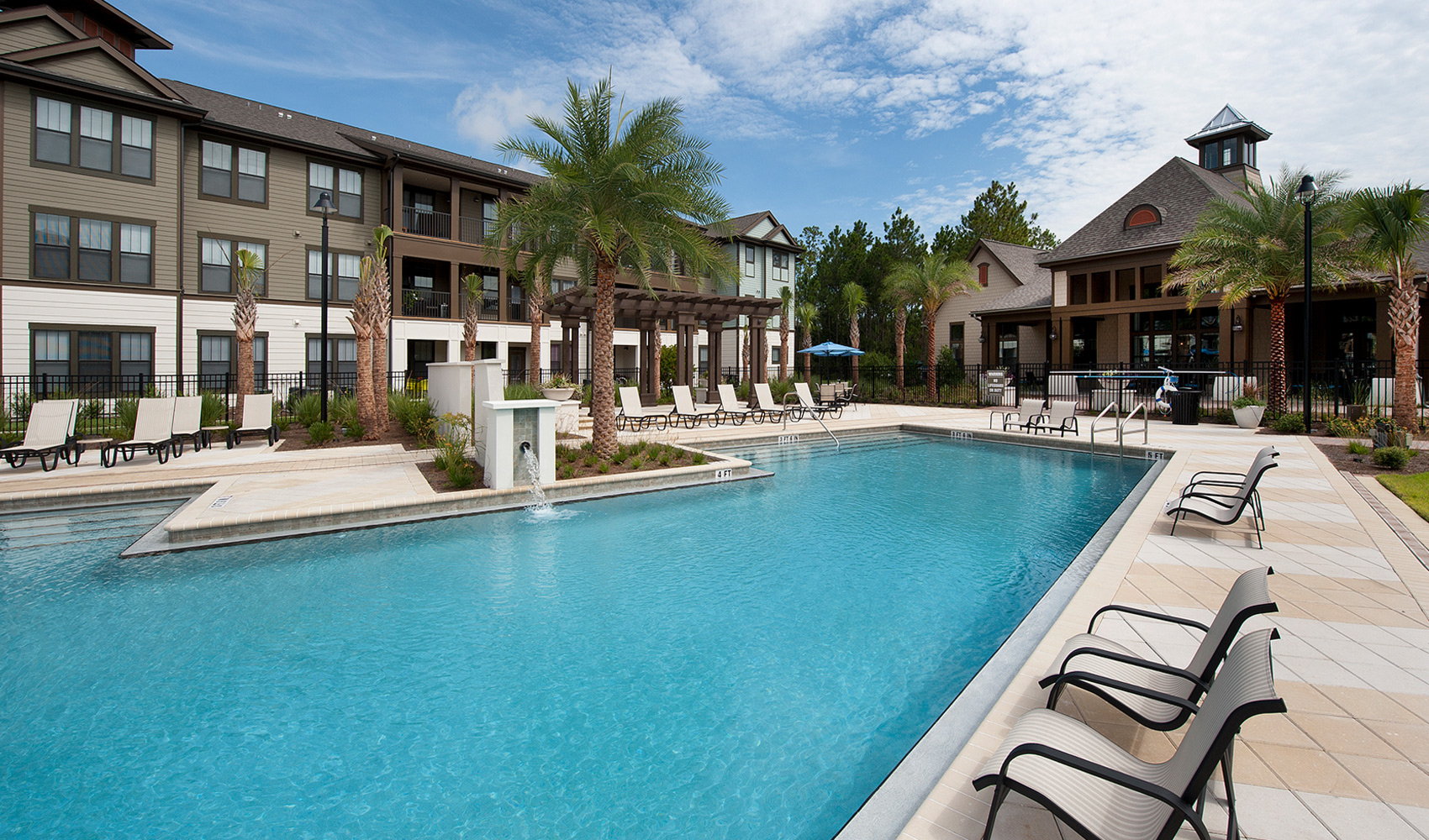 Whitepalm Luxury Apartment Homes Swimming Pool