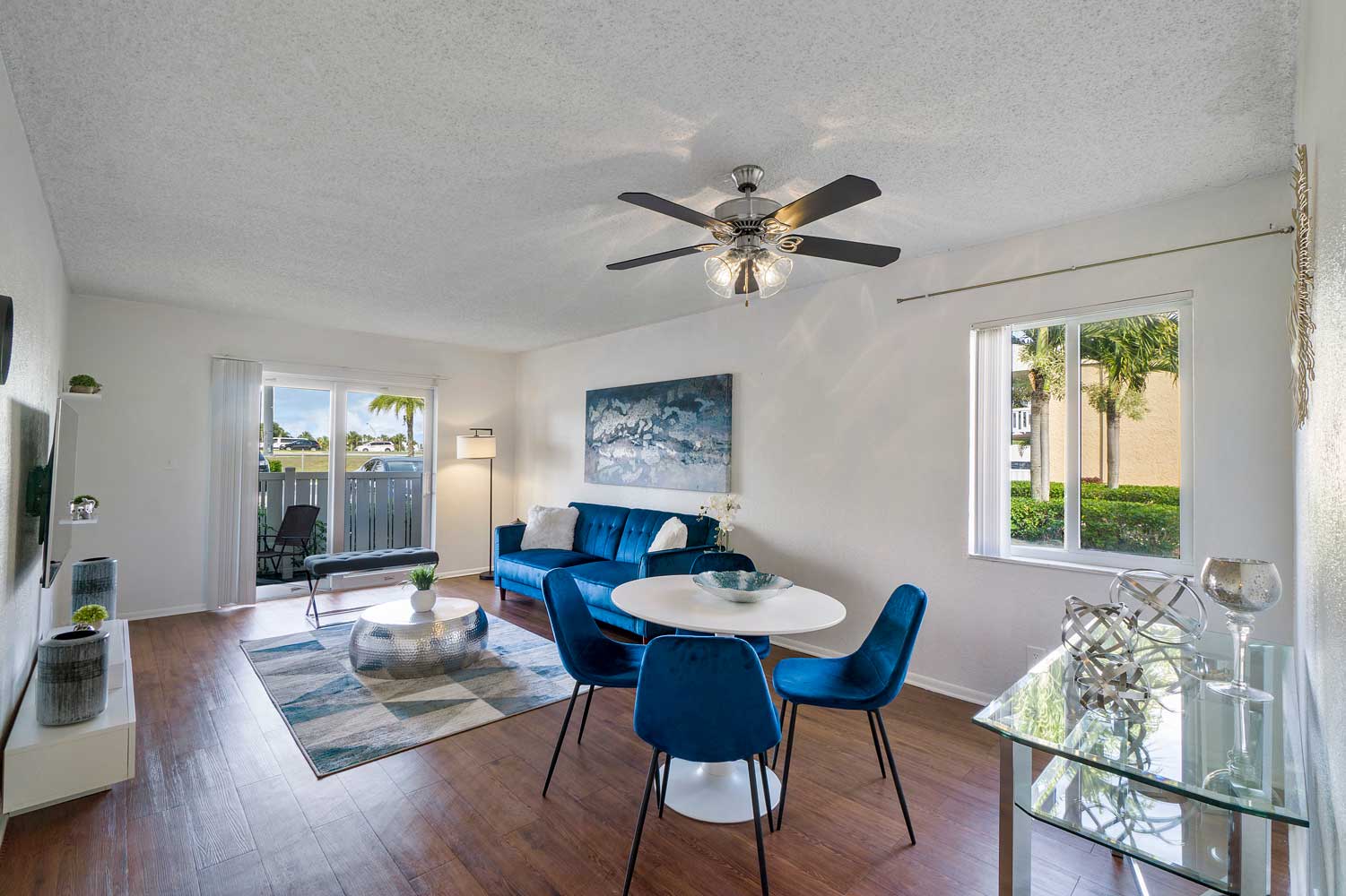 Living Area and Dining in Windsor Forest