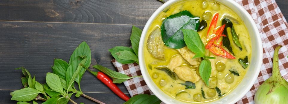 Here Is a Super Easy Recipe for Authentic Thai Green Curry with Chicken Cover Photo
