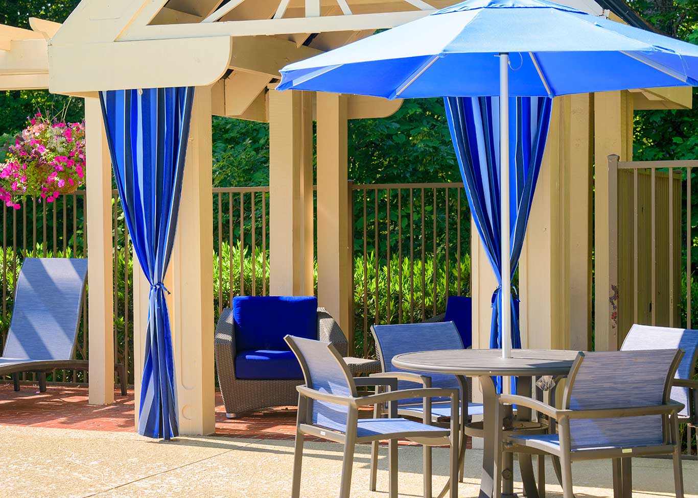 Outdoor Pavilion and Picnic Areas at Windward Place Apartments
