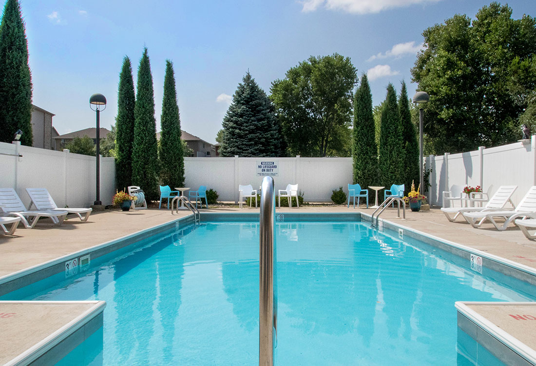 Swimming Pool with Sundeck