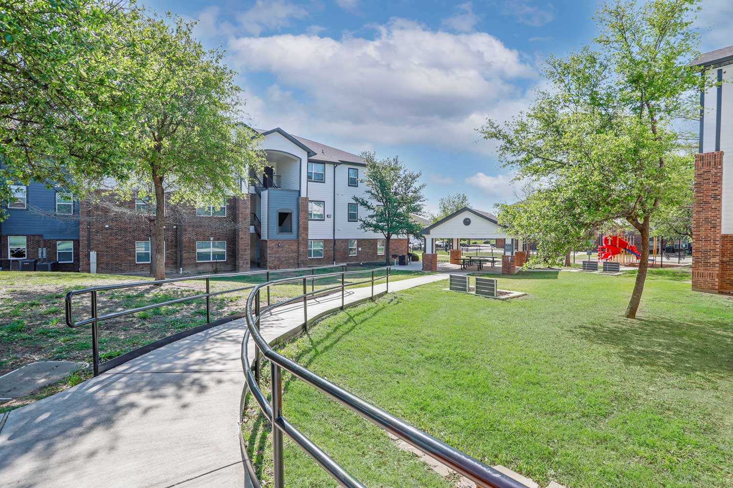 Worthington Pointe Apartments